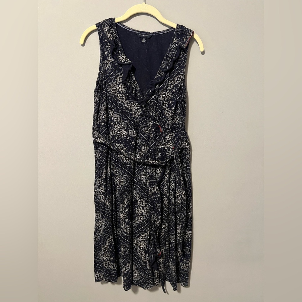 Comfortable and cute dress by Tommy Hilfiger